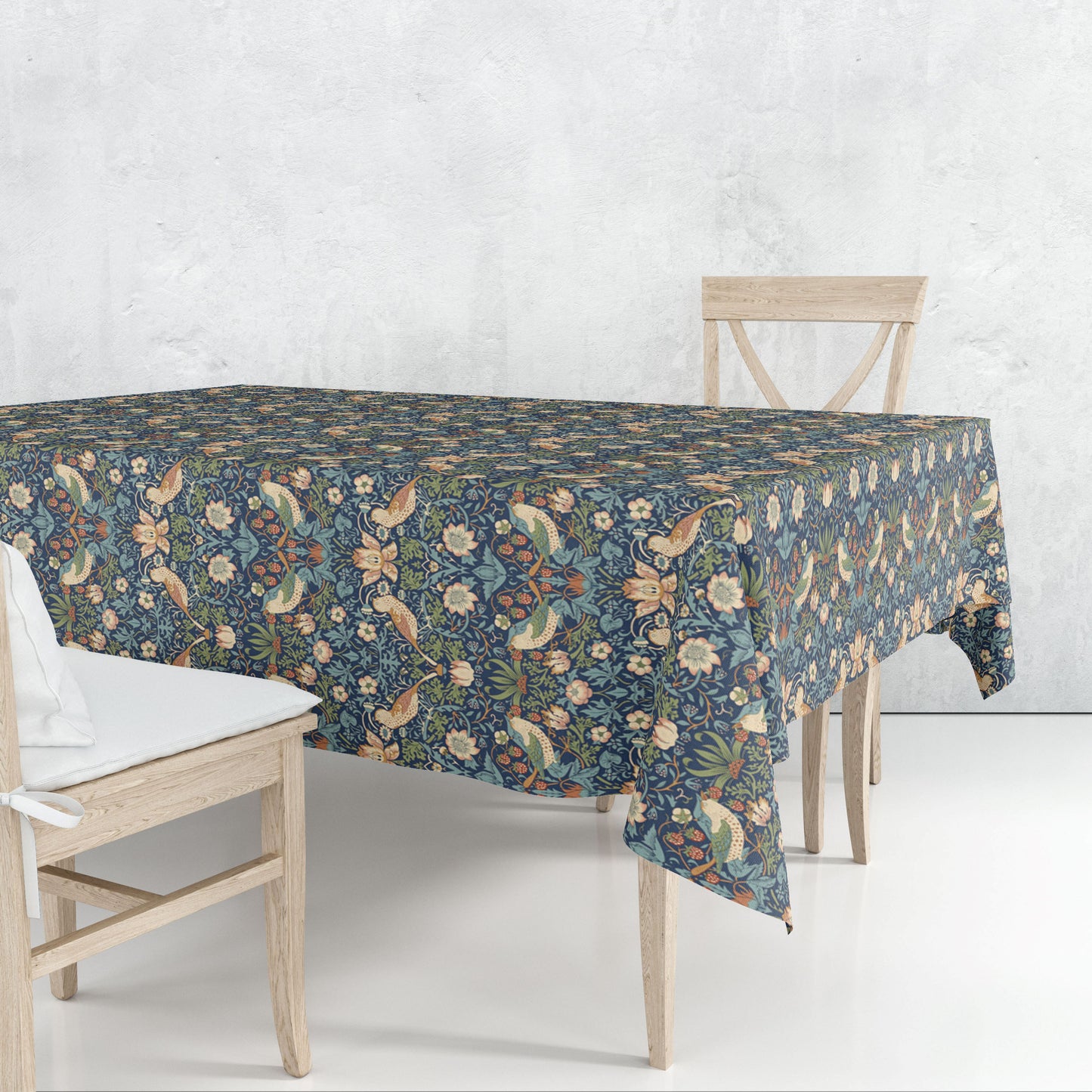 tablecloth 132cm x 228cm Strawberry Thief navy