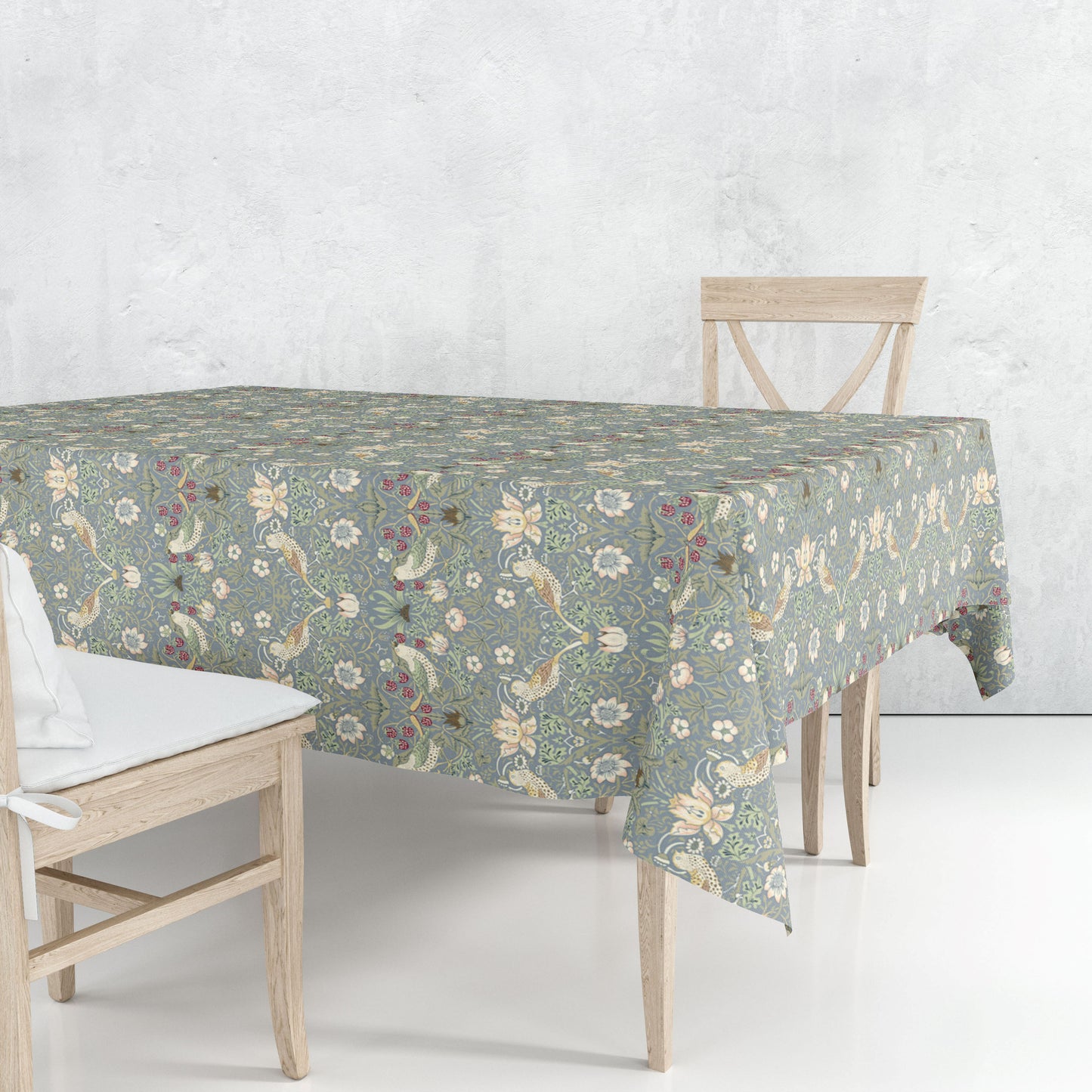 tablecloth 132cm x 178cm Strawberry thief blue