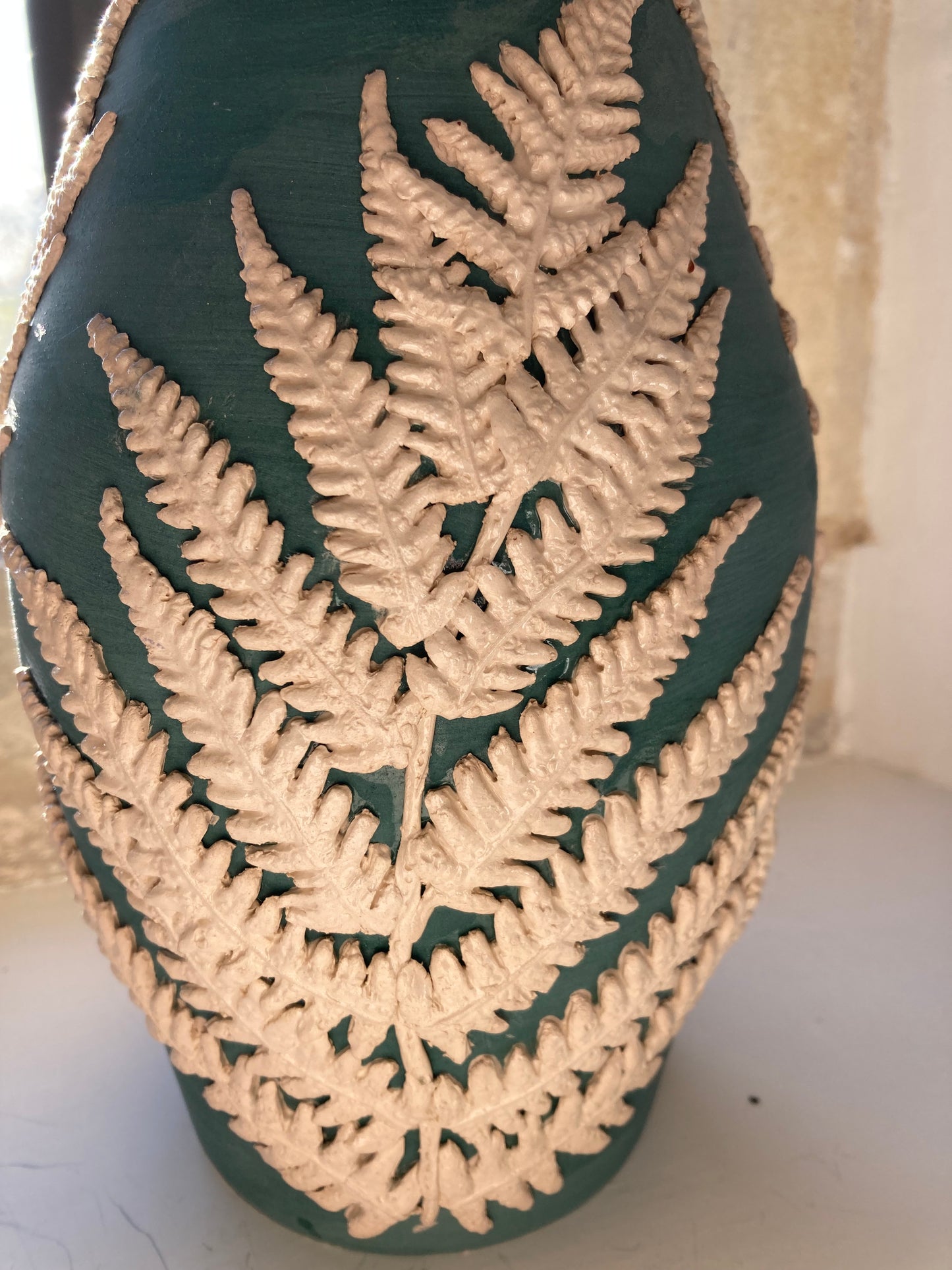 Kelmscott Leaves - AP64 Large fern vase