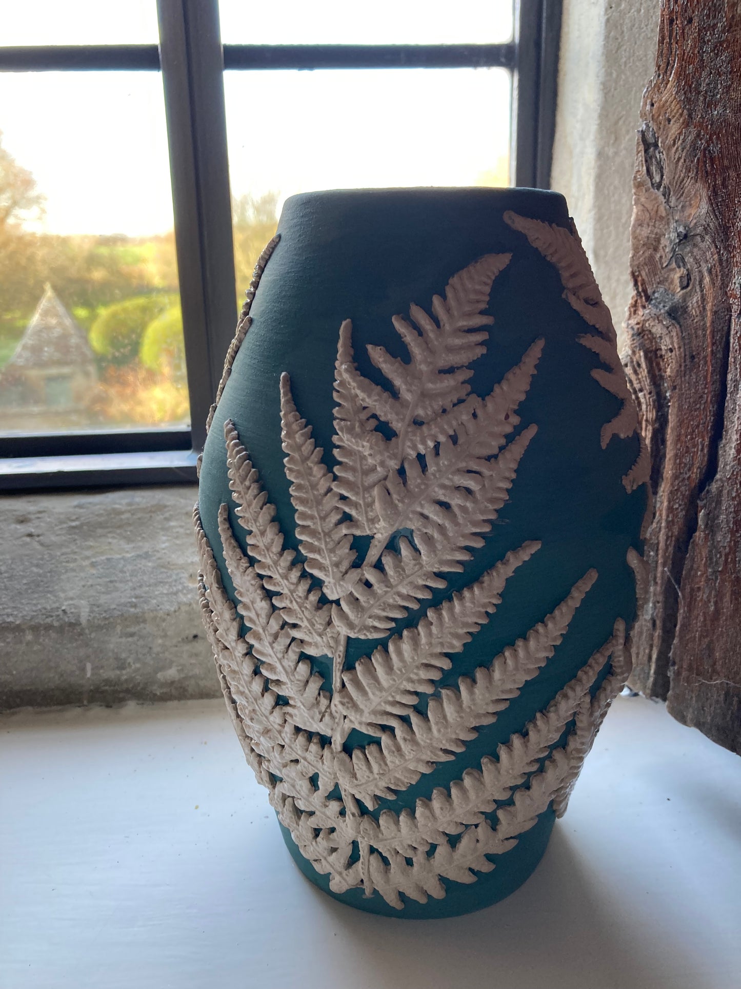 Kelmscott Leaves - AP64 Large fern vase