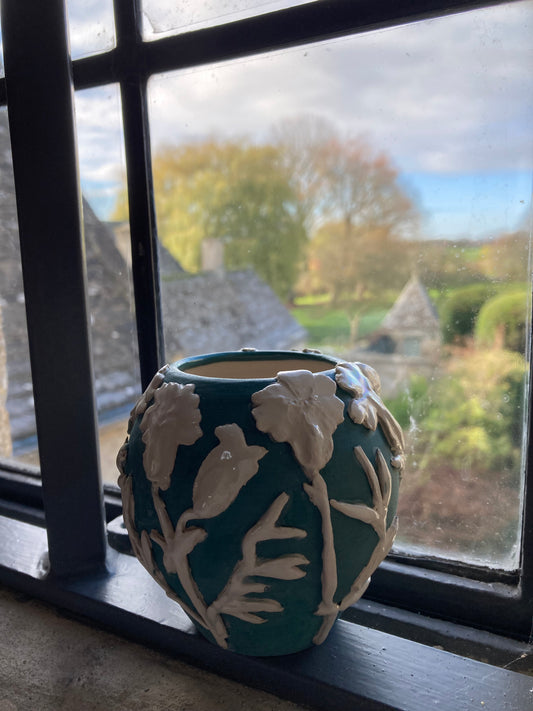 Kelmscott Leaves - AP70 Meadow Campion vase