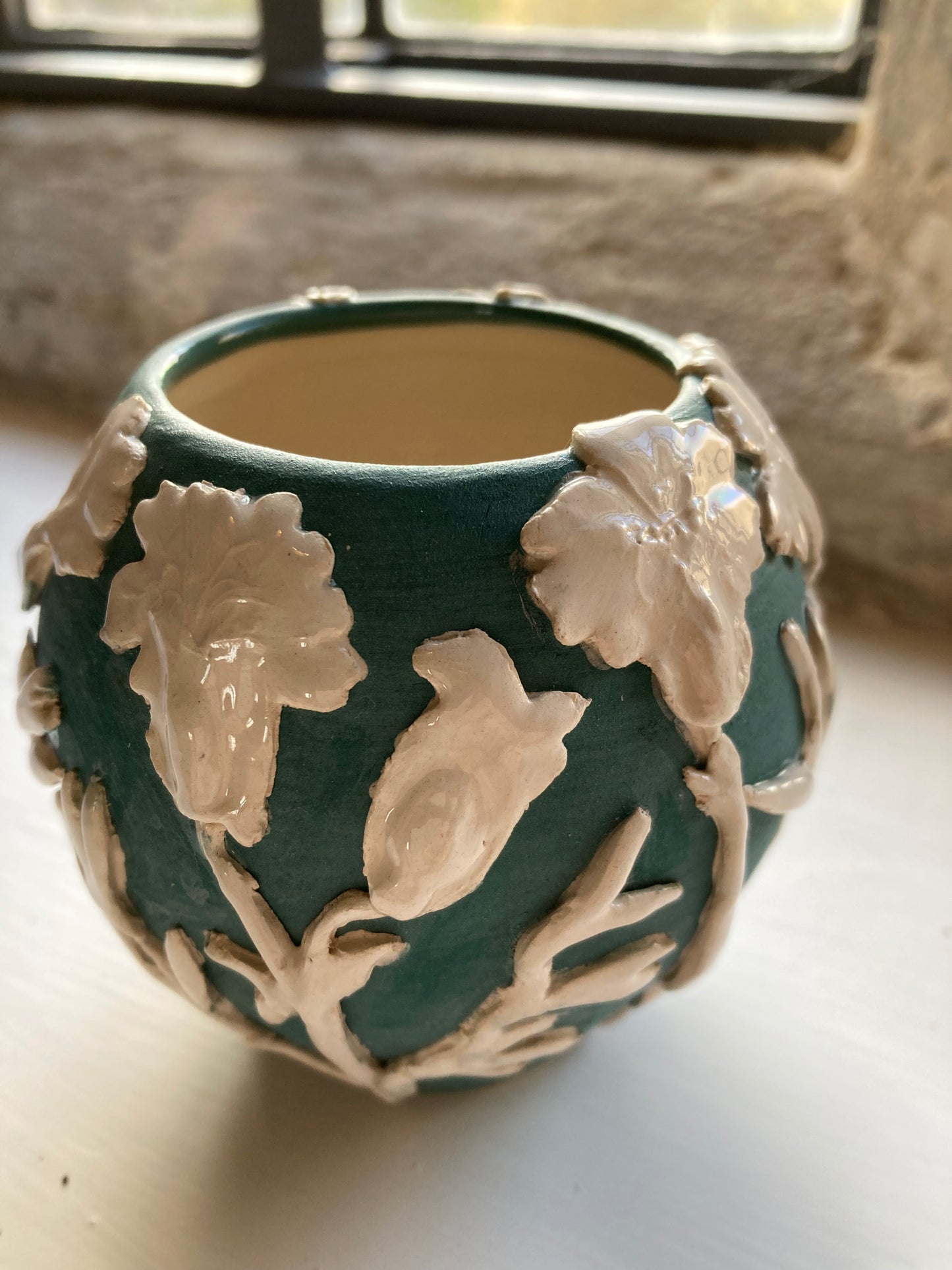 Kelmscott Leaves - AP70 Meadow Campion vase