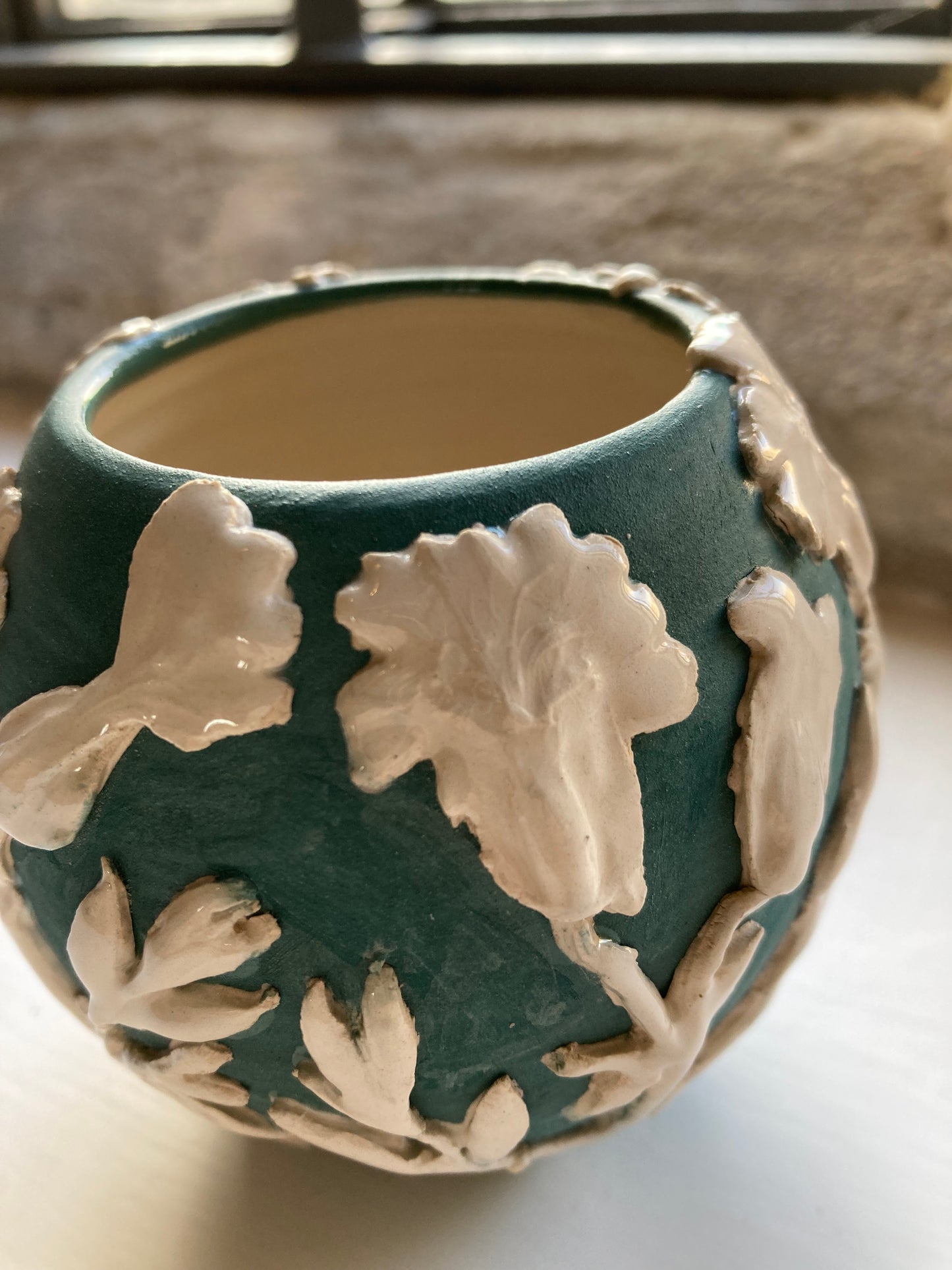 Kelmscott Leaves - AP70 Meadow Campion vase