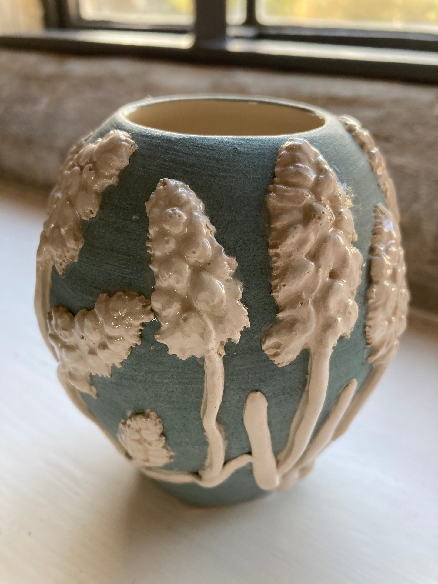 Kelmscott Leaves - AP69 Muscari vase