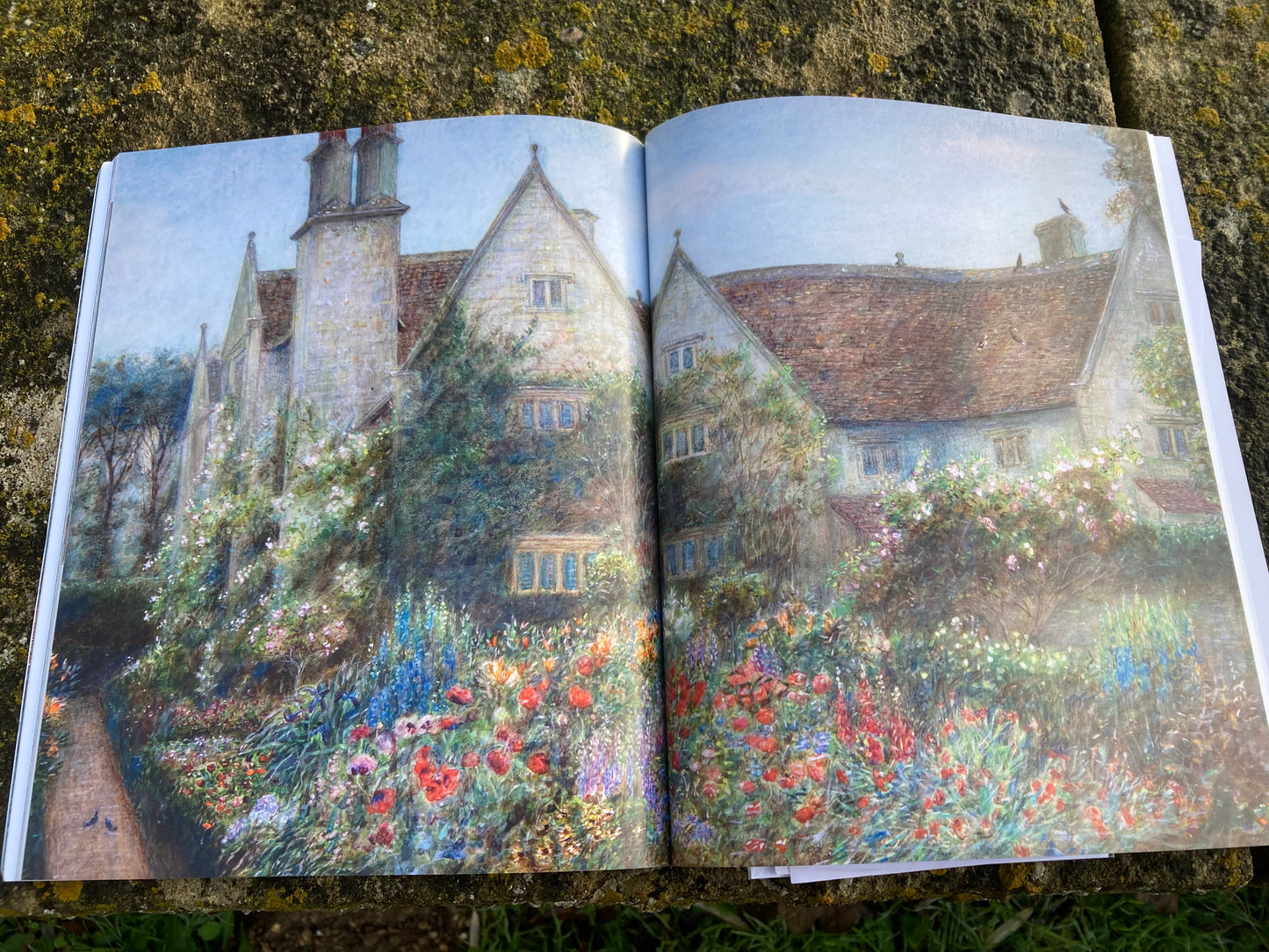Kelmscott Manor guide book - 2025 edition