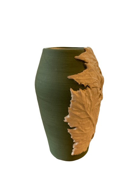 Kelmscott Leaves - Acanthus vase (green) AP69